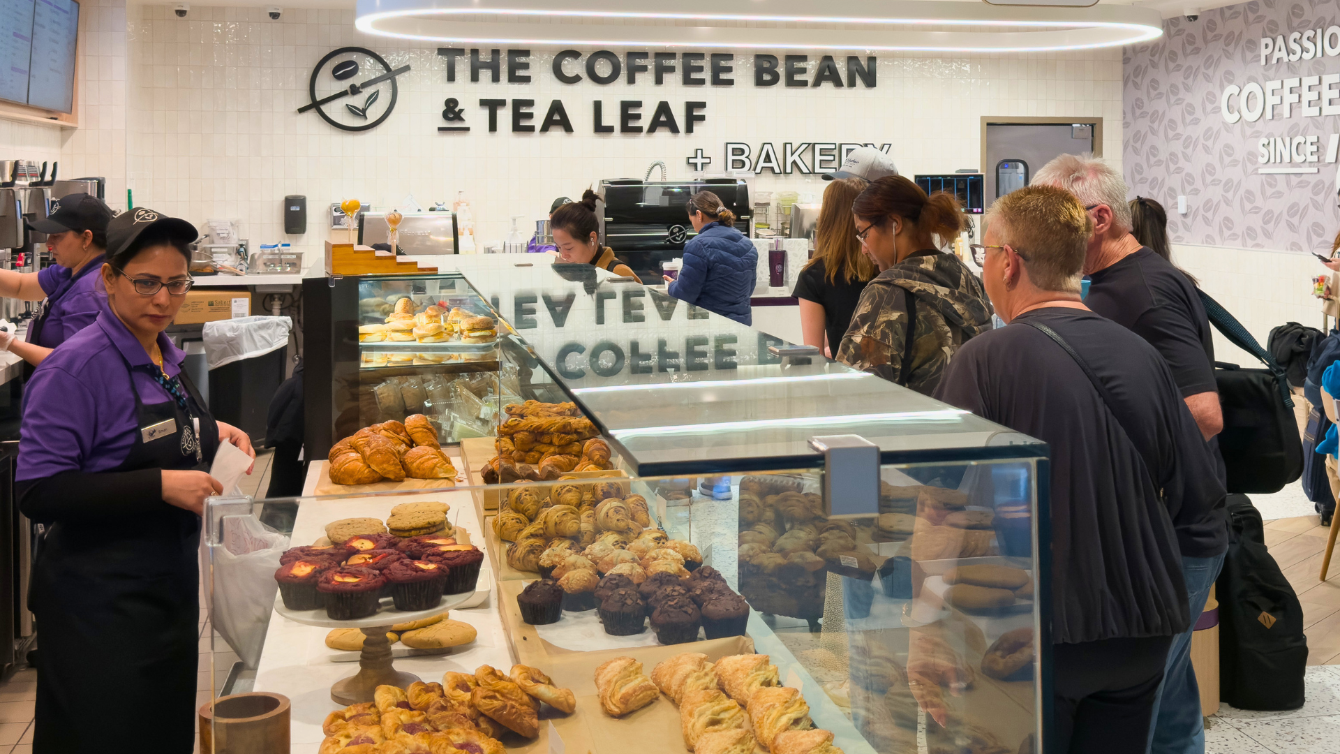 Photo of interior of The Coffee Bean & Tea Leaf cafe